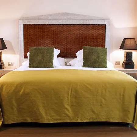 Castadiva Residences *