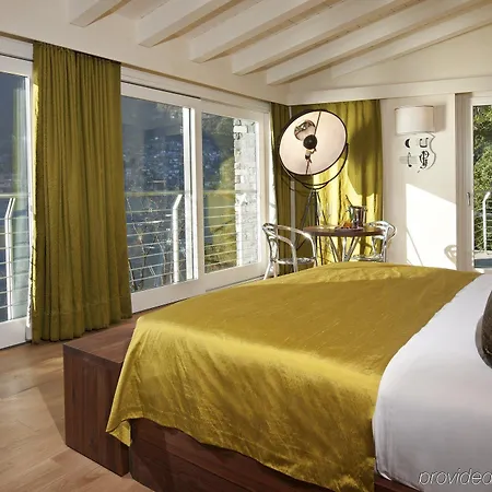 Castadiva Residences *